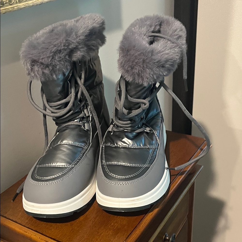 Fur Snow boots, plush warm inside . Rainy , snow, or cold weather boots. Comfy